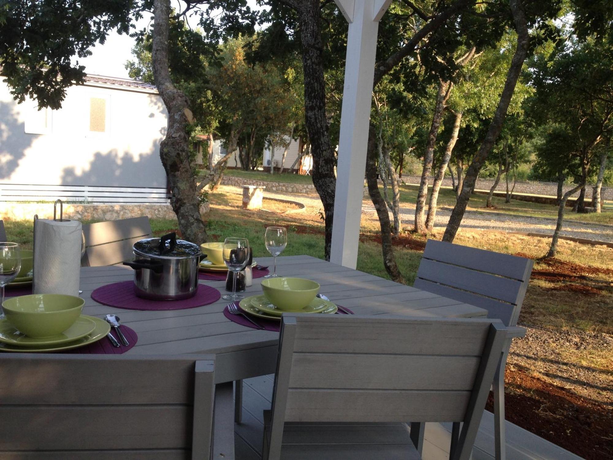 Micanovi Dvori Mobile Home Village Zrmanja オブロヴァツ 部屋 写真