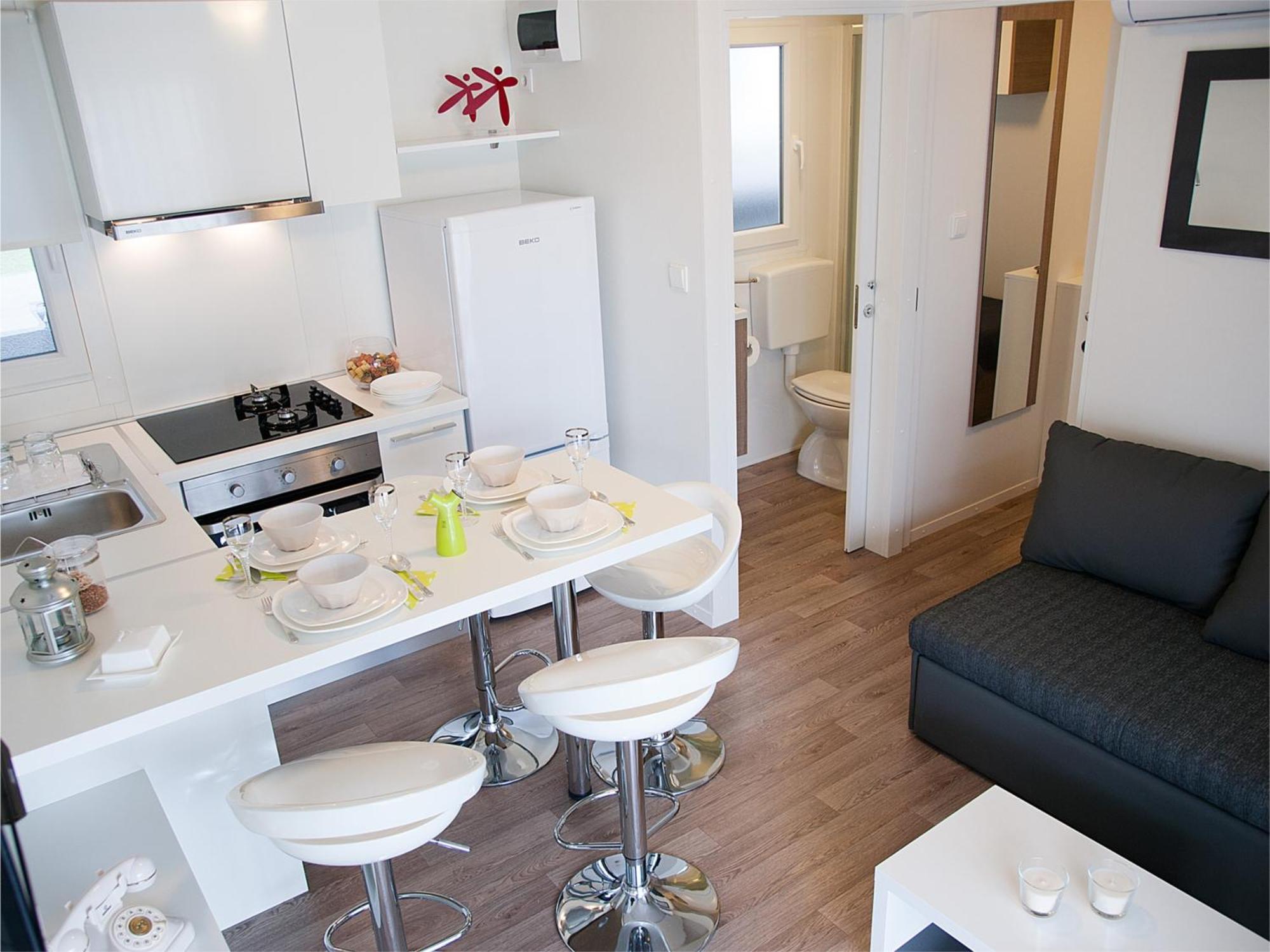 Micanovi Dvori Mobile Home Village Zrmanja オブロヴァツ 部屋 写真